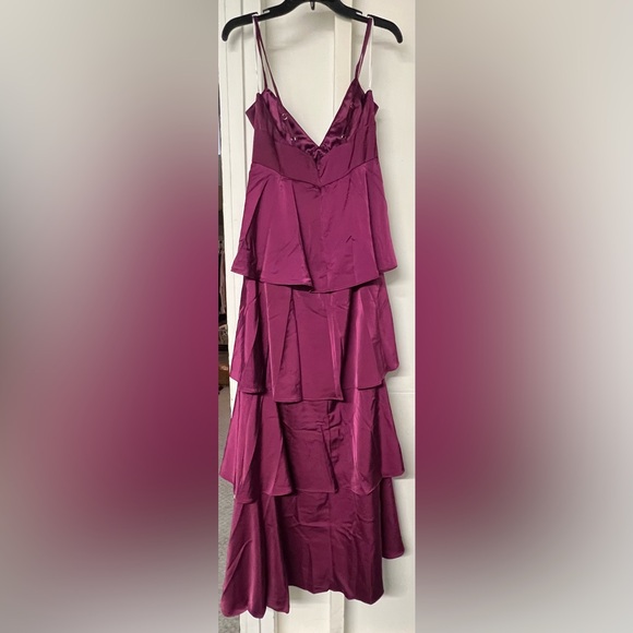 Women’s Lulu’s satin tiered ruffle dress, size XL, NWOT - Picture 2 of 3
